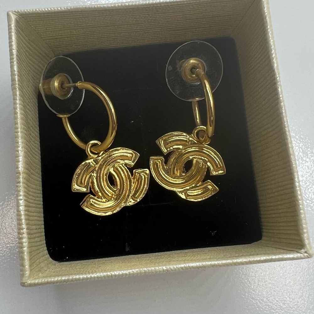 Chanel CC dangling Pierre earrings